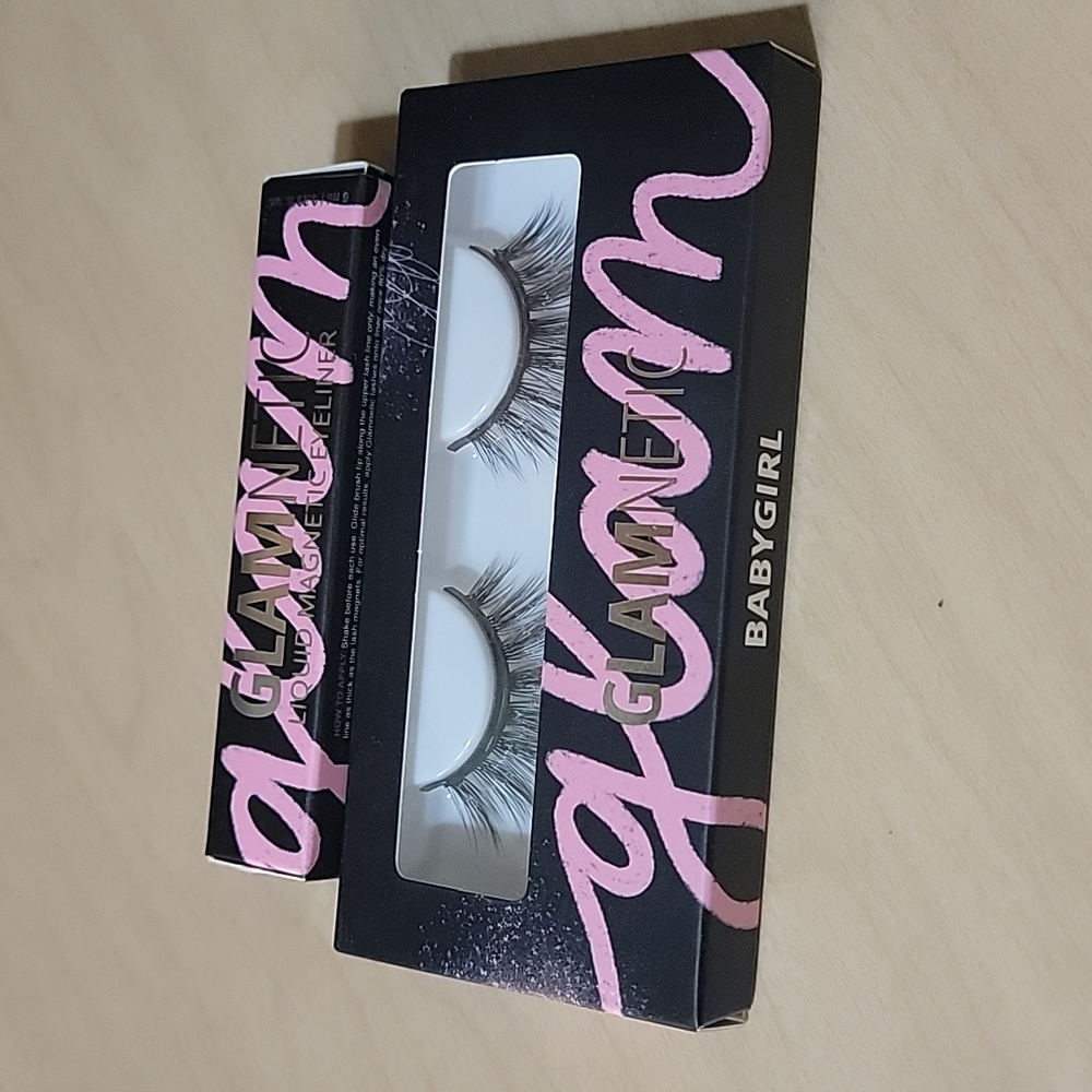 Glamnetic eyelashes and glue